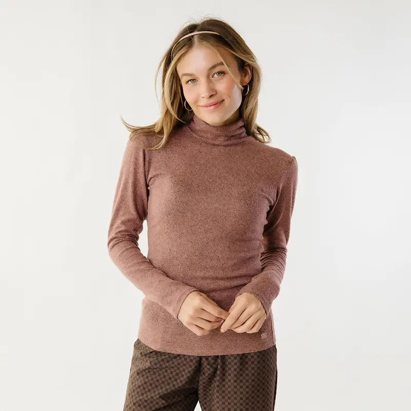 Tatum Ribbed Turtleneck Sweater in Berry